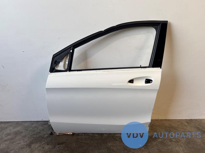 Tür 4-türig links vorne Mercedes B-Klasse