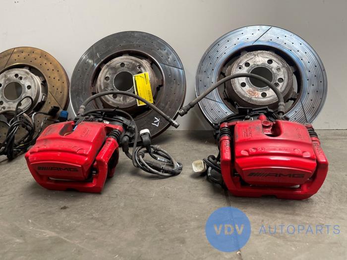 Zestaw zacisków hamulcowych Mercedes E-Klasse