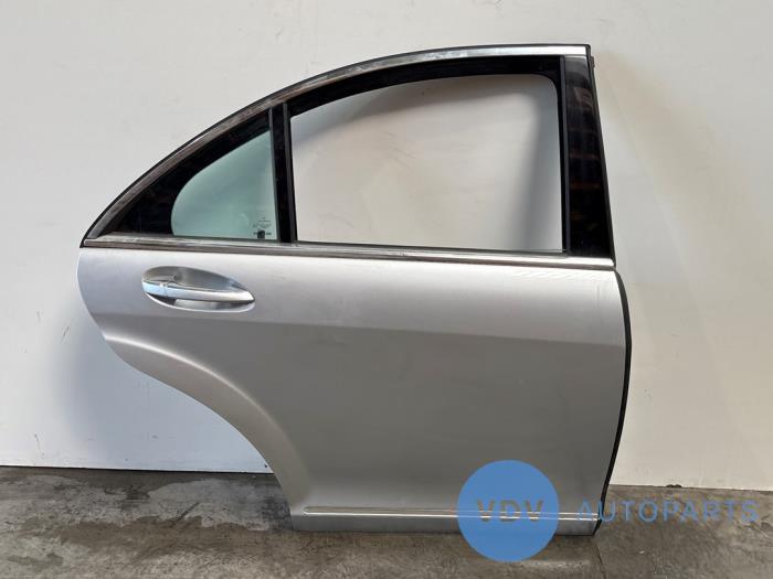 Drzwi prawe tylne wersja 4-drzwiowa Mercedes S-Klasse