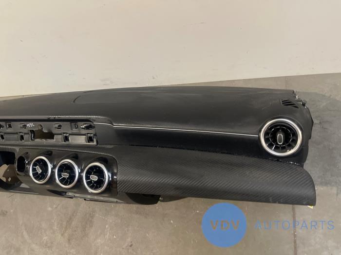 Armaturenbrett Mercedes CLA