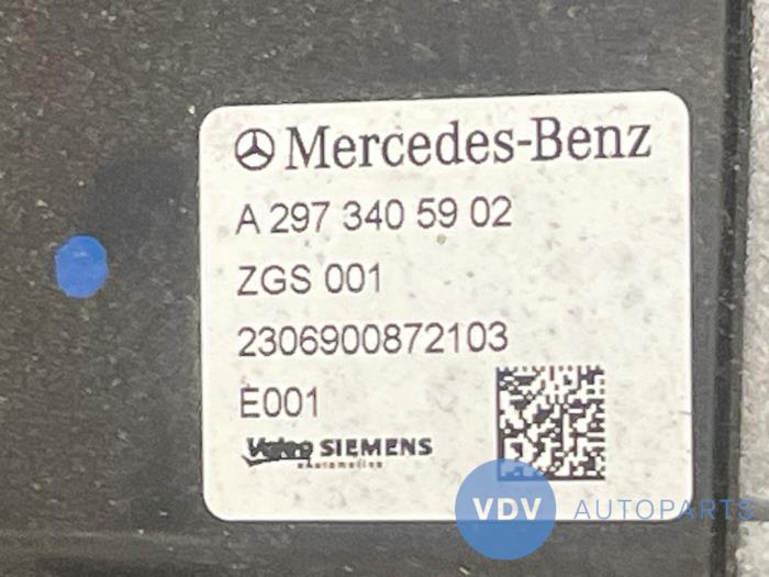 Elektromotor Elektro-Auto Mercedes EQS