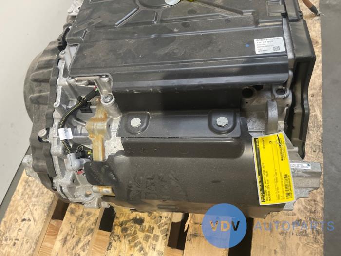 Elektromotor Elektro-Auto Mercedes EQS