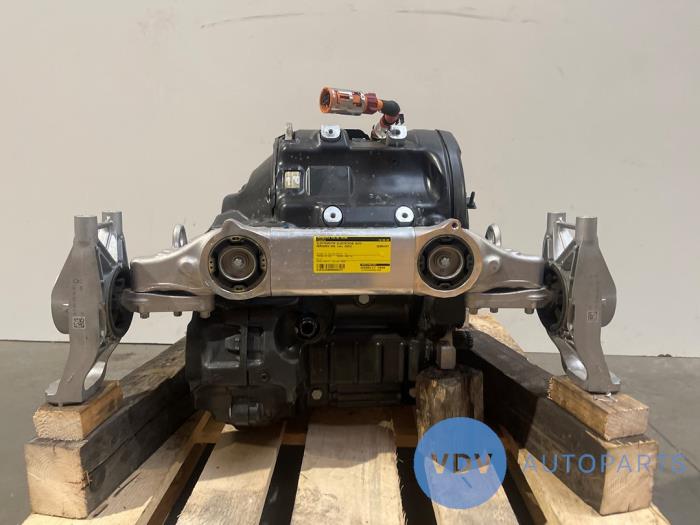 Elektromotor Elektro-Auto Mercedes EQS