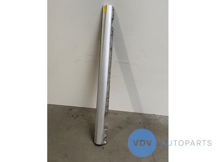 Sill, left Mercedes C-Klasse