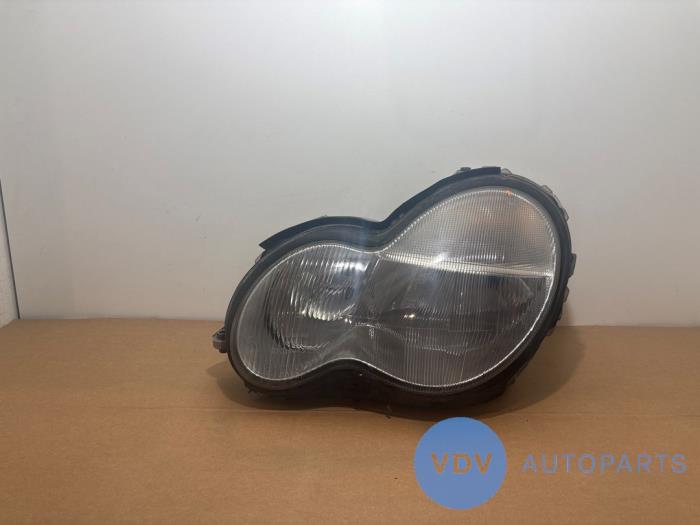 Headlight, left Mercedes C-Klasse