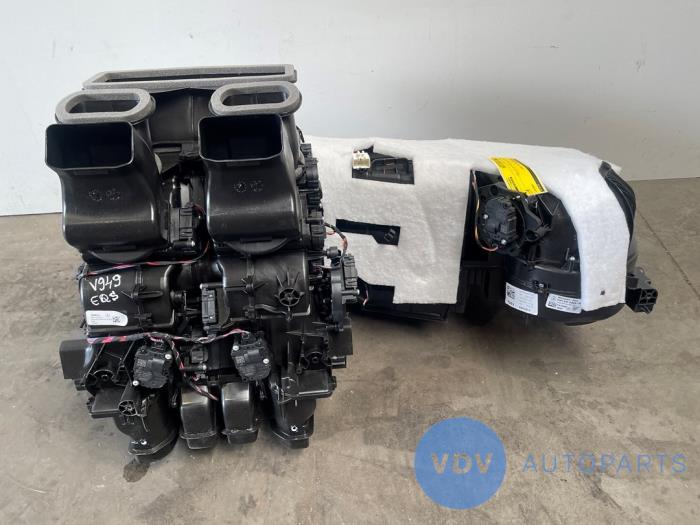 Kachelhuis Mercedes EQS