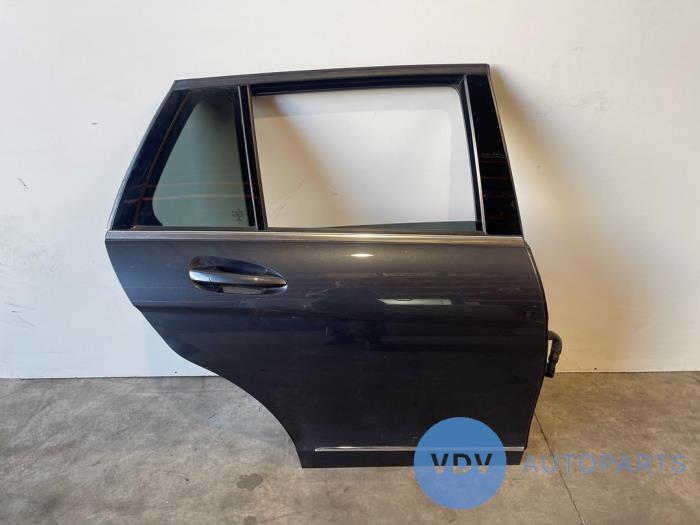 Drzwi prawe tylne wersja 4-drzwiowa Mercedes C-Klasse