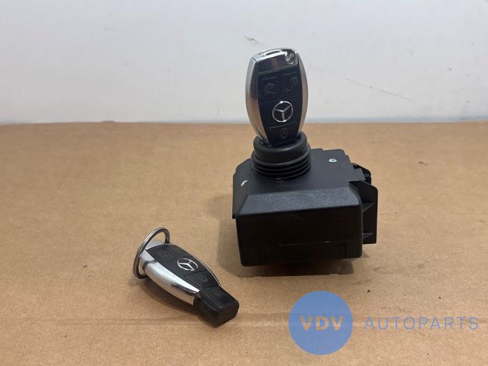 Ignition lock + computer Mercedes C-Klasse