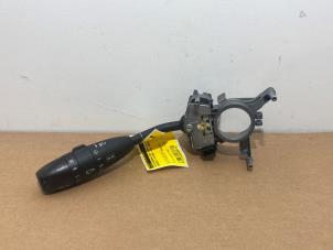 Gebruikte Richtingaanwijzer Schakelaar Mercedes C Combi (S203) 2.2 C-200 CDI 16V Prijs € 48,40 Inclusief btw aangeboden door Autoparts Van De Velde