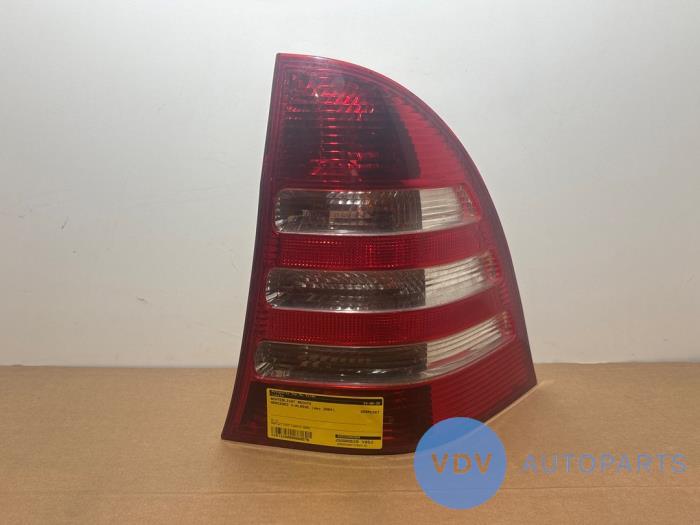 Feu arrière droit Mercedes C-Klasse