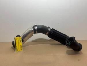 Gebruikte Intercooler Slang Mercedes C Estate (S205) C-180 BlueTEC, C-180 d 1.6 16V Prijs € 211,75 Inclusief btw aangeboden door Autoparts Van De Velde