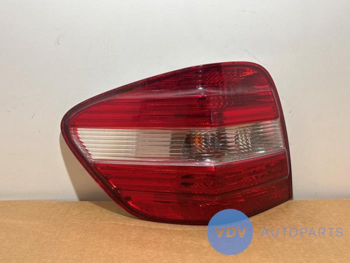 Feu arrière gauche Mercedes ML-Klasse