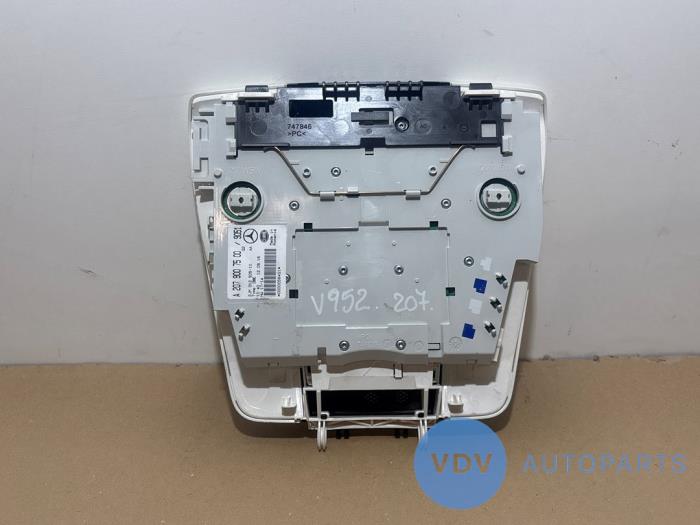 Oswietlenie wewnetrzne przód Mercedes E-Klasse