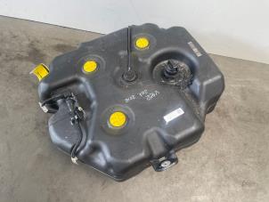 Gebruikte Tank adblue Mercedes E (R207) E-220 CDI 16V BlueEfficiency Prijs € 393,25 Inclusief btw aangeboden door Autoparts Van De Velde