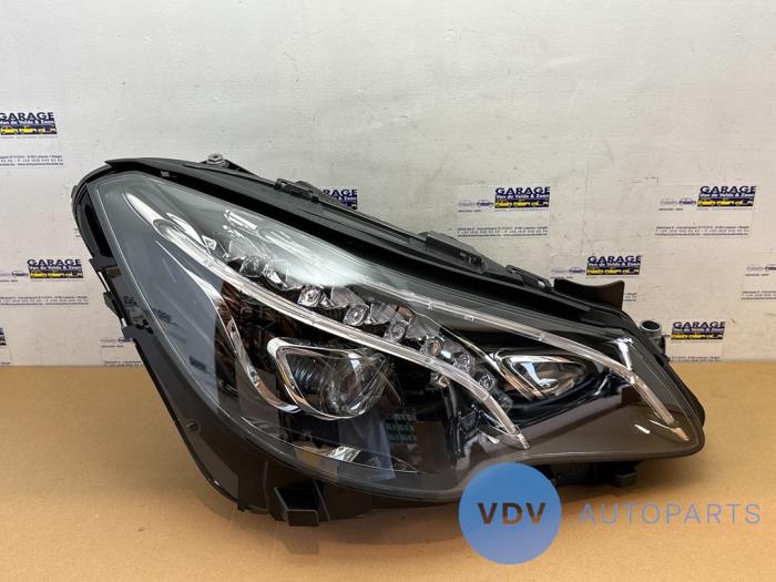 Phare droit Mercedes E-Klasse