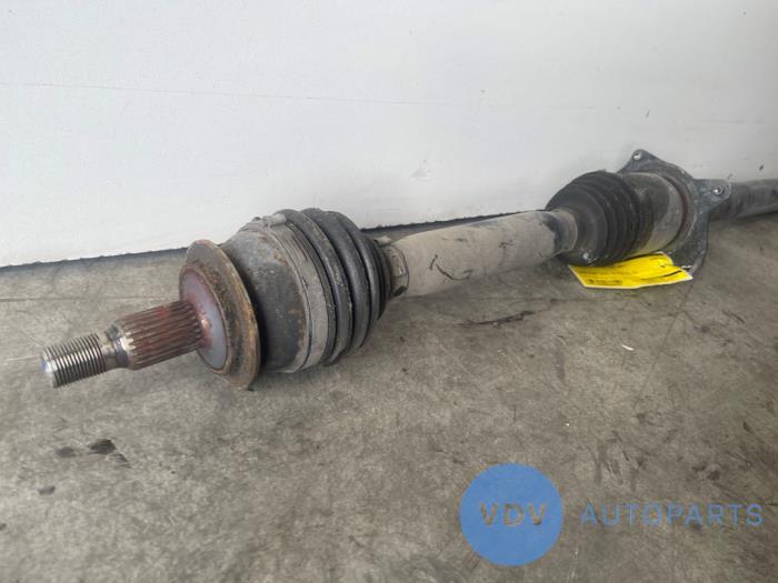 Os napedowa prawy przód Mercedes B-Klasse