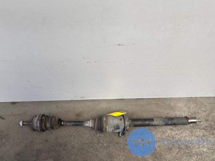 Os napedowa prawy przód Mercedes B-Klasse