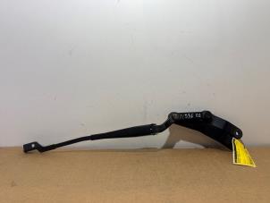 Gebruikte Ruitenwisserarm voor Mercedes C Estate (S204) 2.2 C-200 CDI 16V BlueEFFICIENCY Prijs € 36,30 Inclusief btw aangeboden door Autoparts Van De Velde