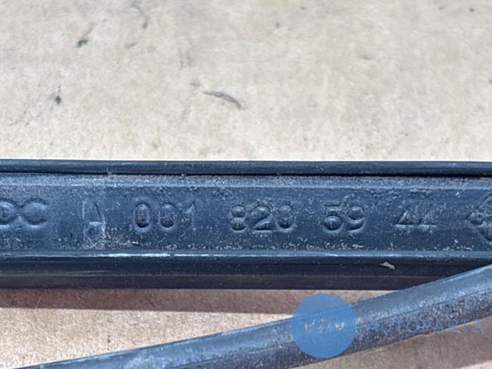 Scheibenwischerarm vorne Mercedes Sprinter