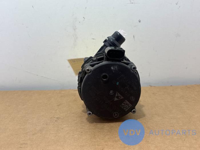 Pompa wodna Mercedes EQS