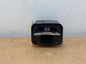 Gebruikte Schakelaar handrem Mercedes EQS (X296) 580 4-Matic 118 kWh Prijs € 18,15 Inclusief btw aangeboden door Autoparts Van De Velde