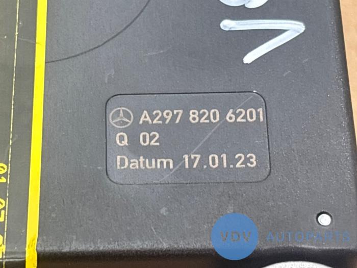 Zlacze multimedialne Mercedes EQS