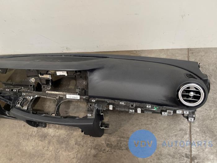 Panel Mercedes E-Klasse