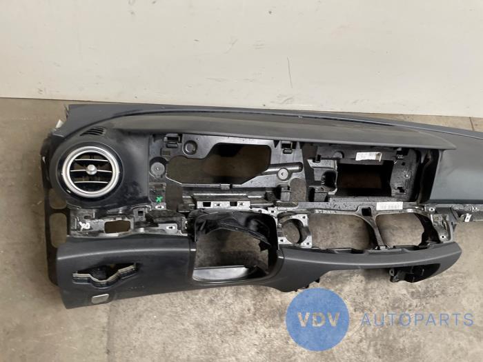 Panel Mercedes E-Klasse