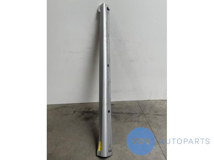 Sill, right Mercedes B-Klasse