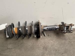 Gebruikte Schokdemper rechts-voor Mercedes A (W169) 1.5 A-160 Prijs € 60,50 Inclusief btw aangeboden door Autoparts Van De Velde