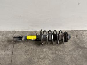 Gebruikte Schokdemper rechts-voor Mercedes A (W169) 2.0 A-180 CDI 16V 5-Drs. Prijs € 60,50 Inclusief btw aangeboden door Autoparts Van De Velde