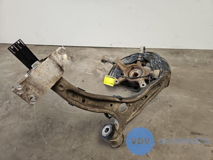 Knuckle, front right Mercedes B-Klasse