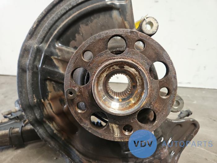 Knuckle, front right Mercedes B-Klasse