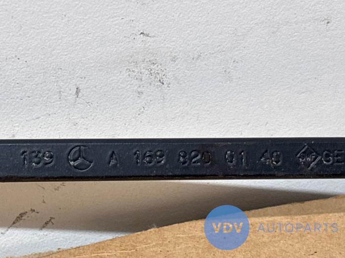 Ramie wycieraczki przedniej Mercedes A-Klasse