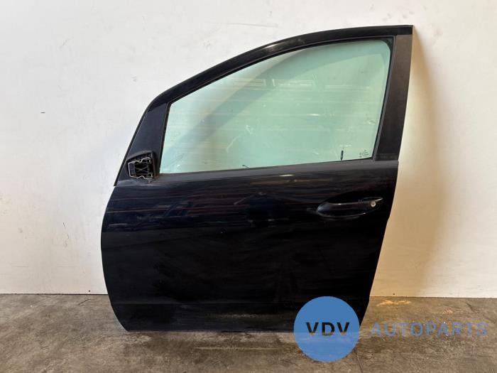 Drzwi lewe przednie wersja 4-drzwiowa Mercedes A-Klasse