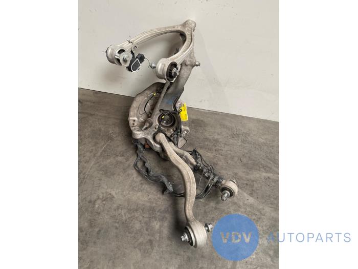 Knuckle, front right Mercedes C-Klasse