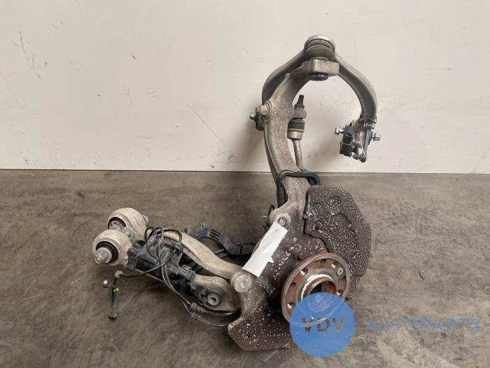 Knuckle, front right Mercedes C-Klasse