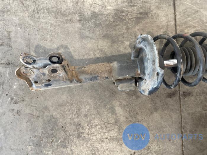 Amortyzator wstrzasów lewy przód Mercedes A-Klasse