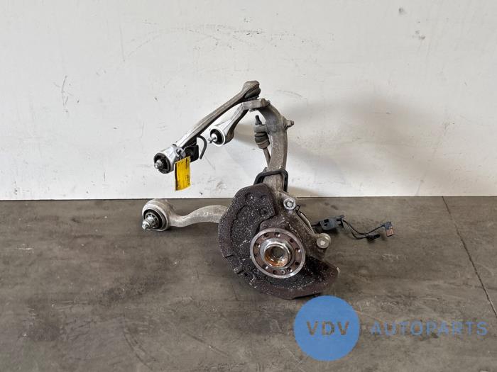 Knuckle, front left Mercedes C-Klasse