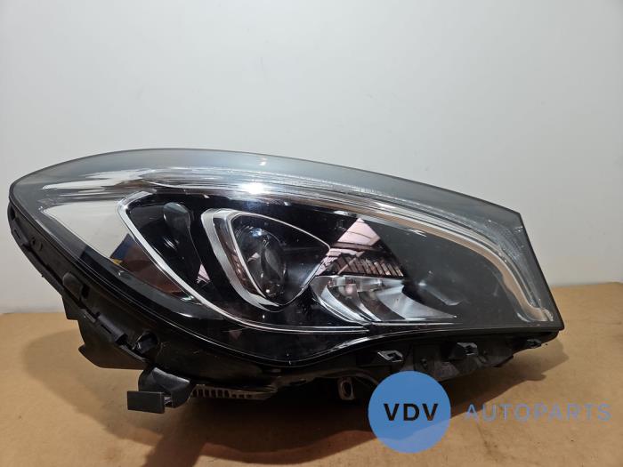 Scheinwerfer rechts Mercedes CLA