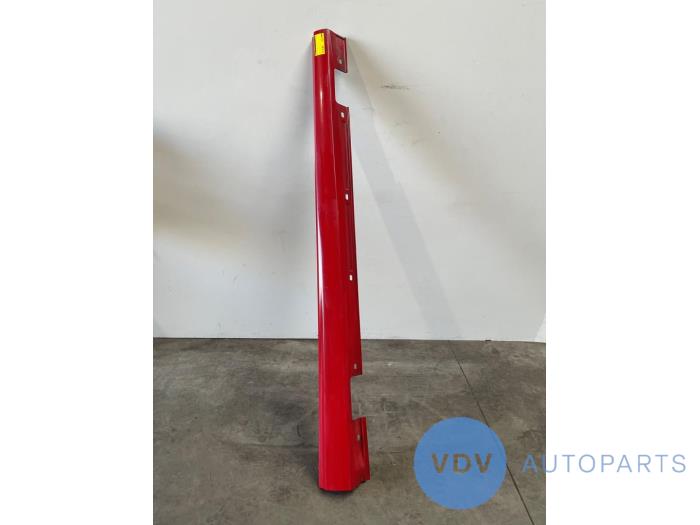 Sill, right Mercedes B-Klasse