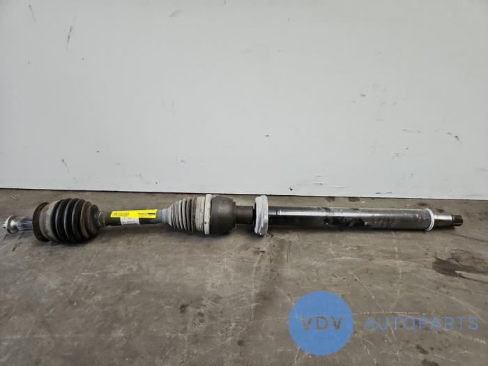 Os napedowa prawy przód Mercedes B-Klasse