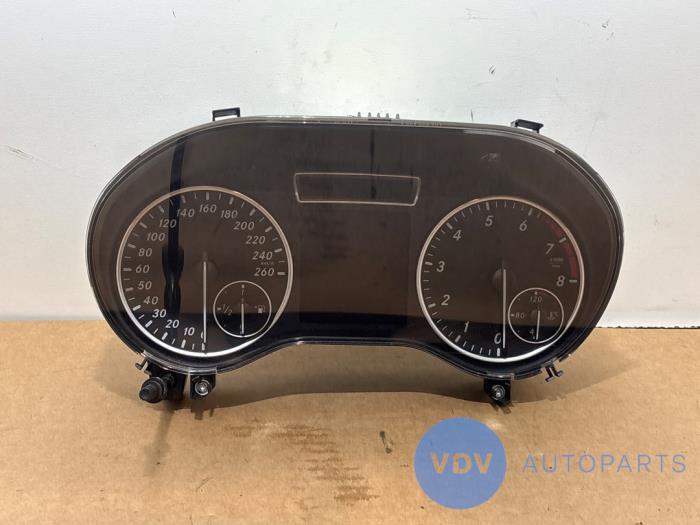 Tacho - Kombiinstrument KM Mercedes B-Klasse