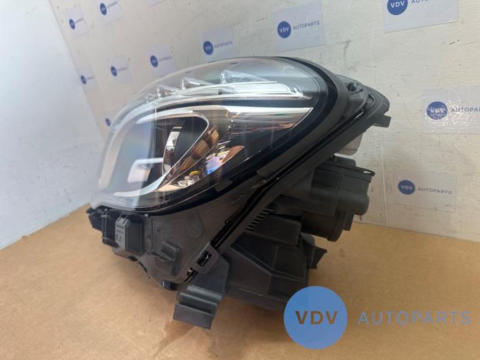 Headlight, left Mercedes GLA