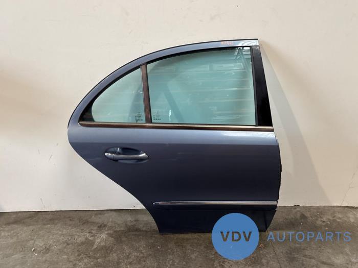 Drzwi prawe tylne wersja 4-drzwiowa Mercedes E-Klasse