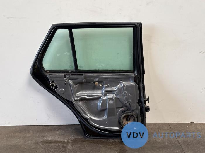 Tür 4-türig links hinten Mercedes C-Klasse