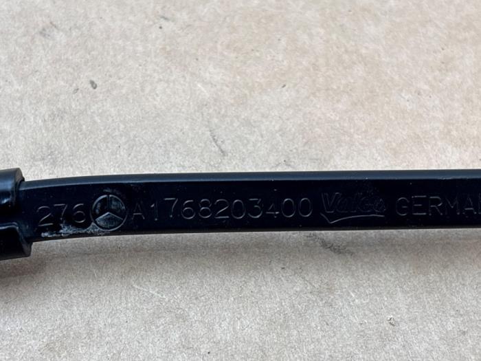 Brazo delantero de limpiaparabrisas Mercedes GLA