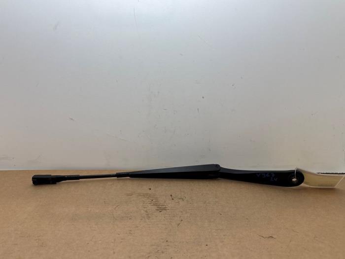Brazo delantero de limpiaparabrisas Mercedes GLA