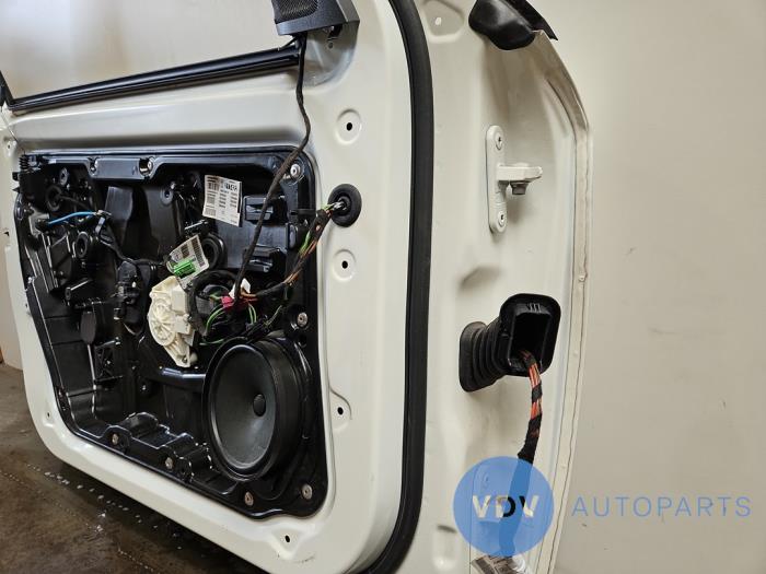 Drzwi lewe przednie wersja 4-drzwiowa Mercedes GLA