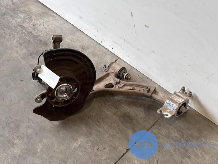 Knuckle, front left Mercedes GLA